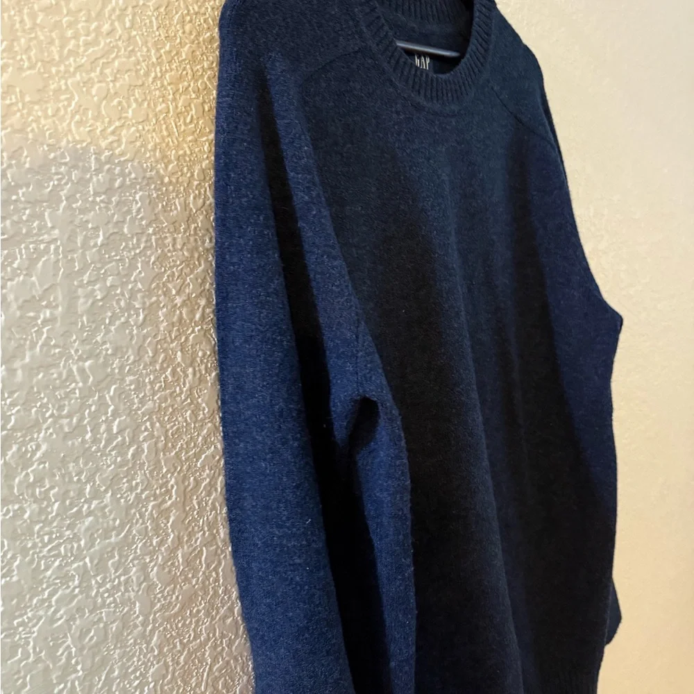 GAP classic crewneck